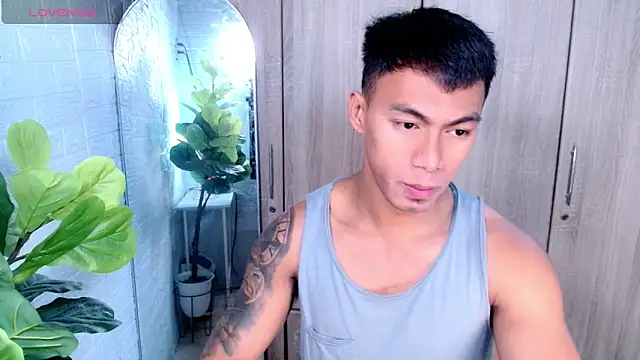 PinooyMilker online show from 04-10-26, 04:52