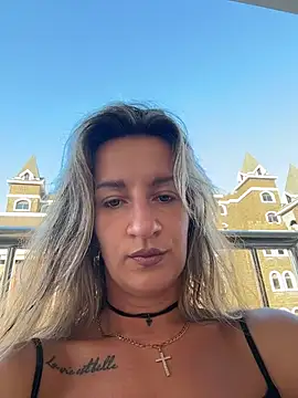 EvvaMur online show from 12-17-25, 01:10