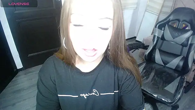 Luna Star v online show from 09-10-25, 03:05