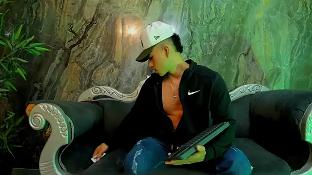 Draven Marceaux online show from 09-19-25, 01:31