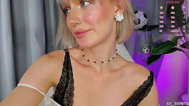 Snapshot of Ice_Strawberry chatting on 07-07-26, 07:23 Ice Strawberry online show from 07-07-26, 07:23