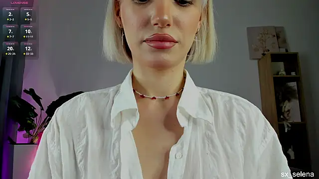 Ice Strawberry online show from 04-07-26, 03:08