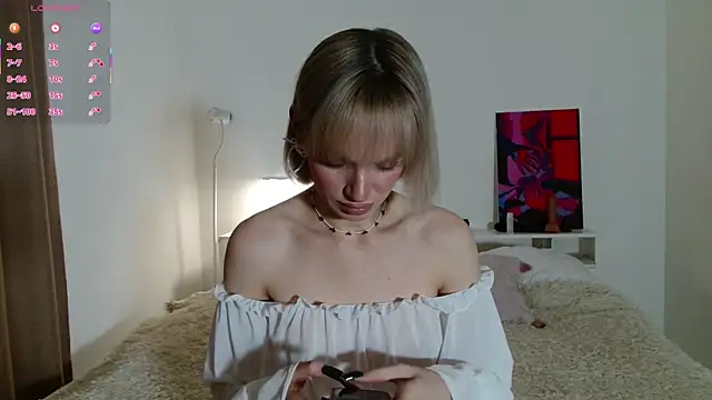 Snapshot of Ice_Strawberry chatting on 02-07-26, 03:25 Ice Strawberry online show from 02-07-26, 03:25