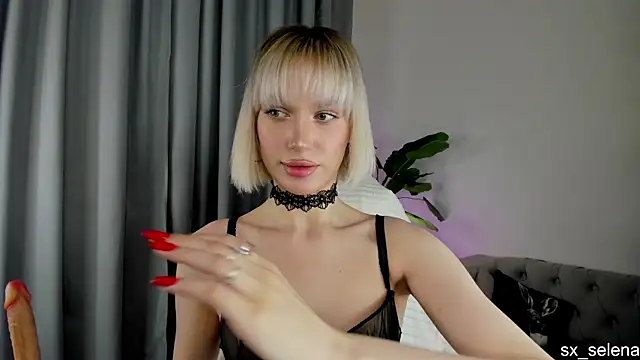 Snapshot of Ice_Strawberry chatting on 04-26-26, 03:04 Ice Strawberry online show from 04-26-26, 03:04