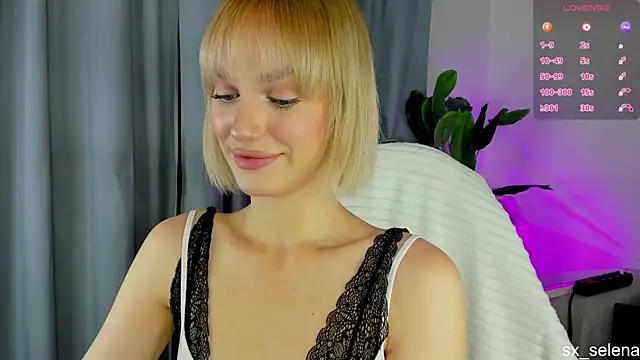 Snapshot of Ice_Strawberry chatting on 06-30-26, 03:06 Ice Strawberry online show from 06-30-26, 03:06