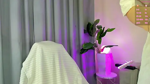 Snapshot of Ice_Strawberry chatting on 06-05-26, 03:11 Ice Strawberry online show from 06-05-26, 03:11