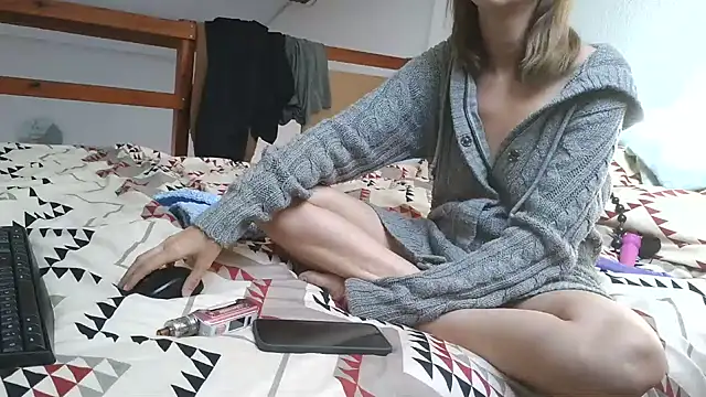 Snapshot of annaellex chatting on 10-15-25, 11:07 annaellex online show from 10-15-25, 11:07