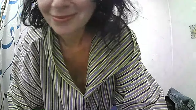 Snapshot of ValleriWind chatting on 07-17-26, 11:02 ValleriWind online show from 07-17-26, 11:02