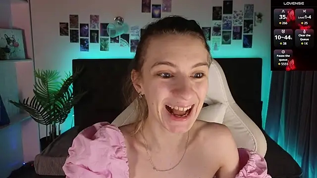 kaleriyaa  online show from 02-18-26, 01:25