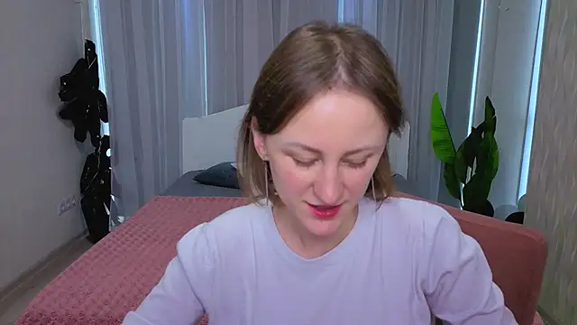 LuluChiiii online show from 11-06-25, 11:03