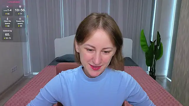 LuluChiiii online show from 10-11-25, 09:43