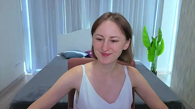 LuluChiiii online show from 10-05-25, 10:39