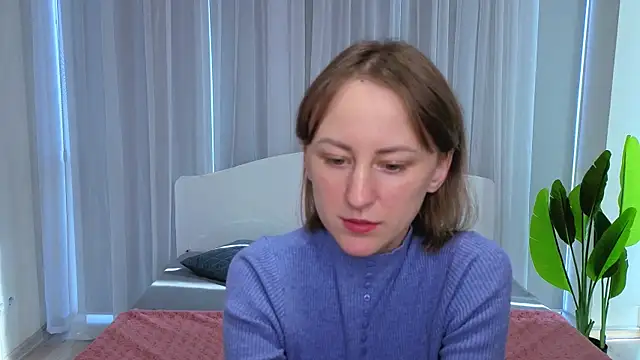 LuluChiiii online show from 10-15-25, 10:23