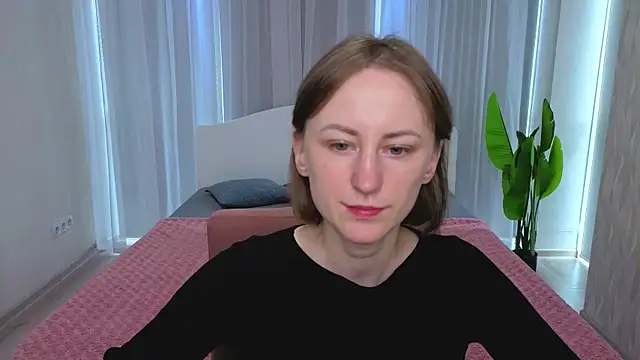 LuluChiiii online show from 10-06-25, 09:43