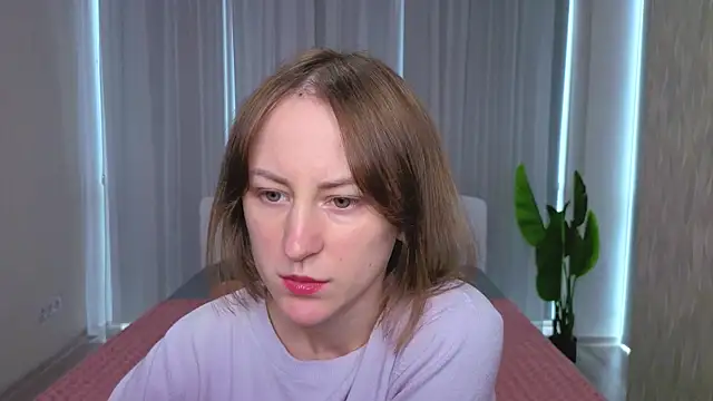 LuluChiiii online show from 10-10-25, 10:05