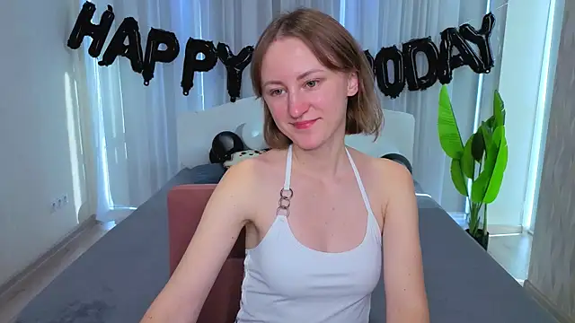 LuluChiiii online show from 11-02-25, 10:42