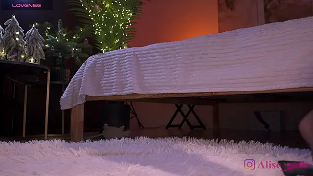 Alise Eve  online show from 12-22-25, 07:36