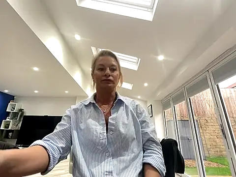 Princess-polly online show from 11-11-25, 11:16