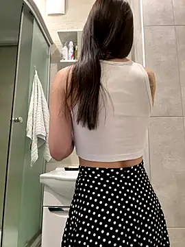 SakuraSara online show from 09-26-25, 04:19