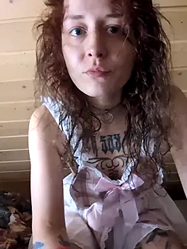 Snapshot of marijacucu chatting on 11-27-25, 08:53 marijacucu online show from 11-27-25, 08:53