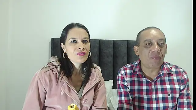 Snapshot of GabrielandAbigail chatting on 11-29-25, 01:22 GabrielandAbigail online show from 11-29-25, 01:22