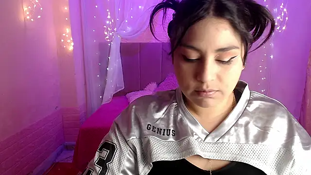 Snapshot of Aitana_200 chatting on 09-17-25, 01:46 Aitana 200 online show from 09-17-25, 01:46
