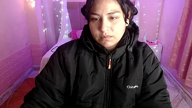 Snapshot of Aitana_200 chatting on 09-12-25, 01:44 Aitana 200 online show from 09-12-25, 01:44