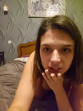 Snapshot of CoupleX85 chatting on 12-13-25, 08:59 CoupleX85 online show from 12-13-25, 08:59