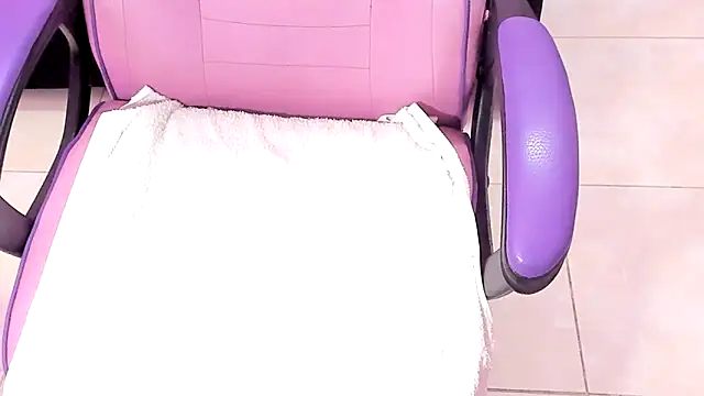 Snapshot of latin_doll_squirts chatting on 10-03-25, 02:07 latin doll squirts online show from 10-03-25, 02:07