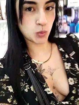 Snapshot of LilithPink_ chatting on 10-21-25, 04:17 LilithPink online show from 10-21-25, 04:17