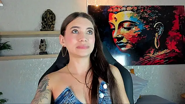 aitana baker  online show from 02-18-26, 03:48