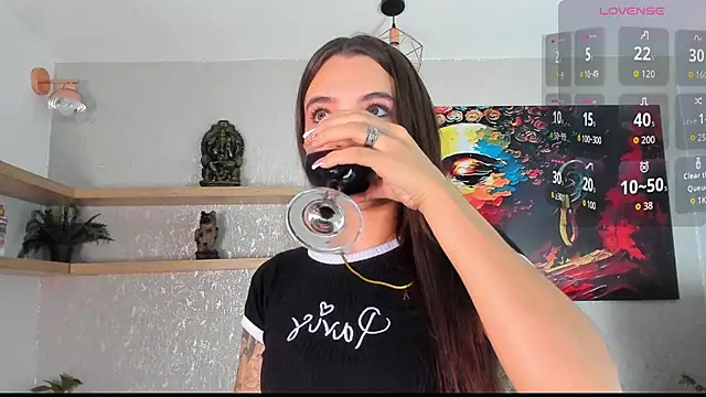 aitana baker  online show from 03-31-26, 04:36