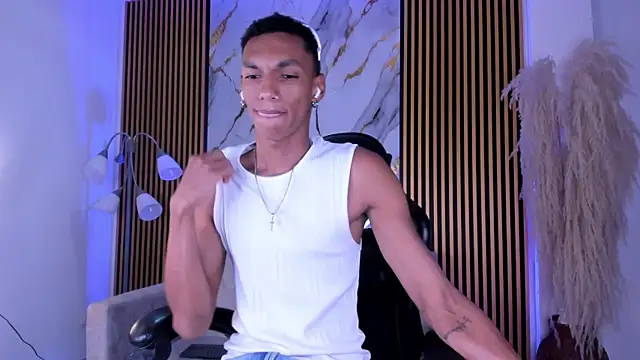 Snapshot of JulienSaint chatting on 04-22-26, 11:50 JulienSaint online show from 04-22-26, 11:50