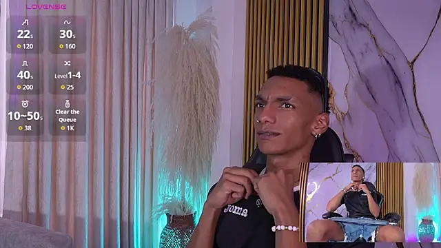 JulienSaint online show from 12-15-25, 04:57