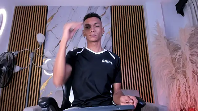 Snapshot of JulienSaint chatting on 07-16-26, 11:51 JulienSaint online show from 07-16-26, 11:51