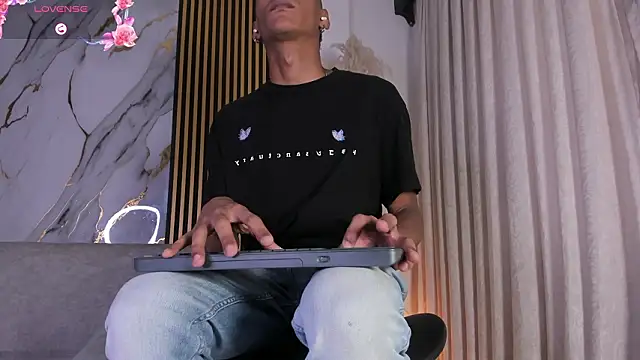 JulienSaint online show from 03-04-26, 12:24