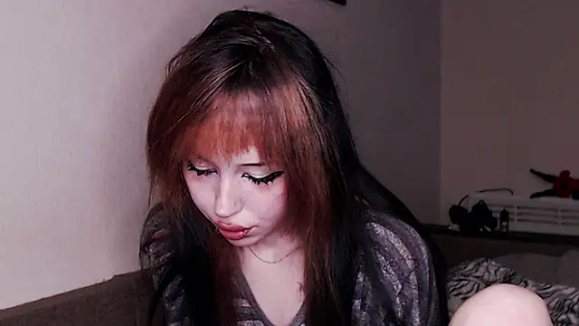 Snapshot of _LUCY_LAVE chatting on 09-24-25, 10:27  LUCY LAVE online show from 09-24-25, 10:27
