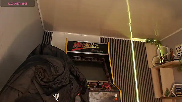 Bastian MCcormick online show from 12-14-25, 12:00