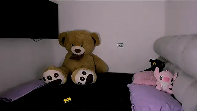 fhalon foxxxys  online show from 07-05-26, 07:59