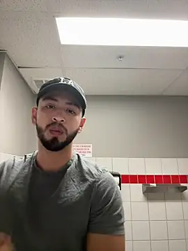 Yinigi online show from 10-14-25, 02:56