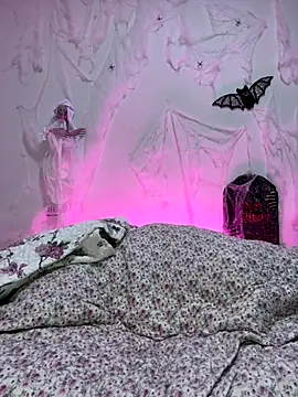 Ariana2017 online show from 10-24-25, 03:16