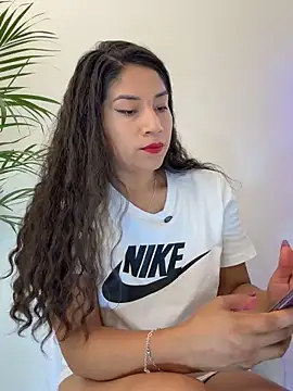 Snapshot of Ariana2017 chatting on 05-04-26, 11:29 Ariana2017 online show from 05-04-26, 11:29