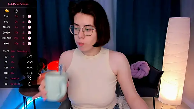 BellaCaress online show from 11-20-25, 02:23