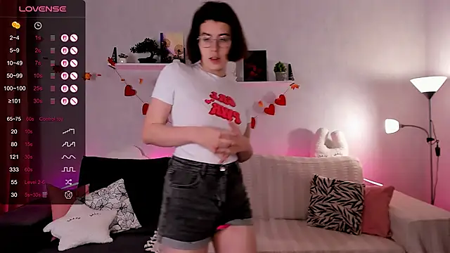 BellaCaress online show from 11-25-25, 02:34