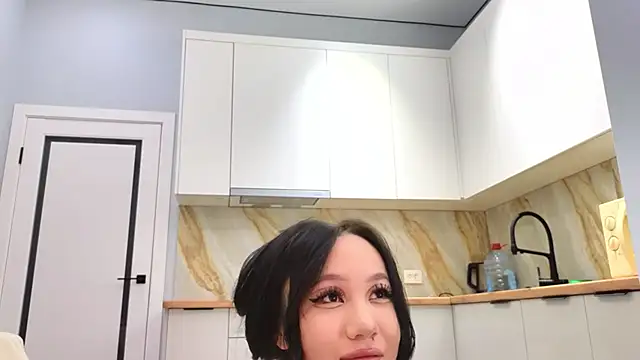 lunajii online show from 04-15-26, 01:33