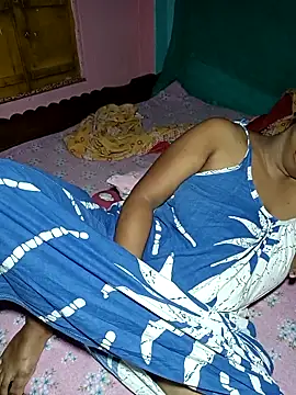 Snapshot of Hotty-rosni chatting on 09-30-25, 11:55 Hotty-rosni online show from 09-30-25, 11:55