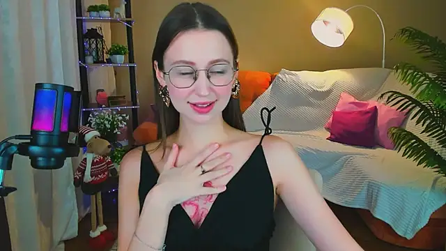 YourLovellyStory online show from 11-23-25, 04:28