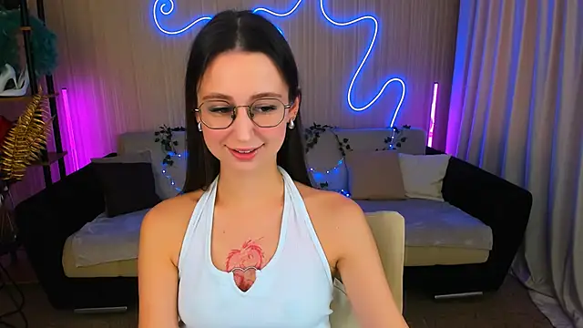 Snapshot of YourLovellyStory chatting on 09-18-25, 11:24 YourLovellyStory online show from 09-18-25, 11:24