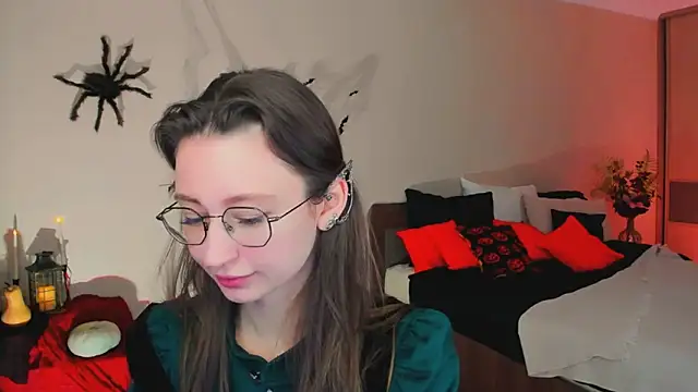 YourLovellyStory online show from 10-31-25, 09:28