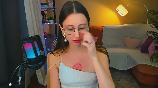 YourLovellyStory online show from 11-14-25, 11:47